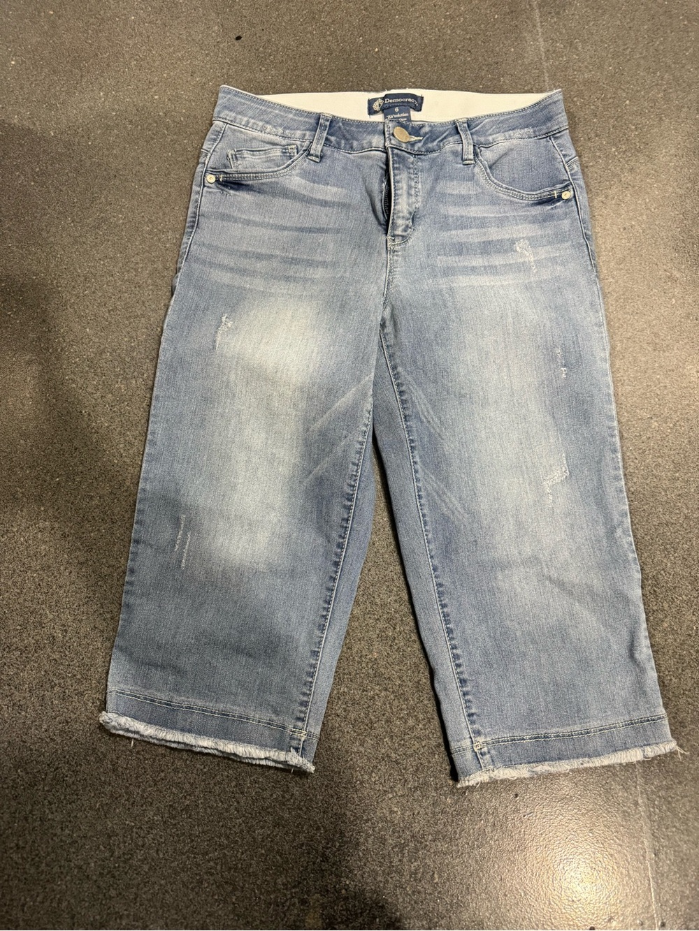 Democracy Light Wash Cropped Capris with Frayed Hem